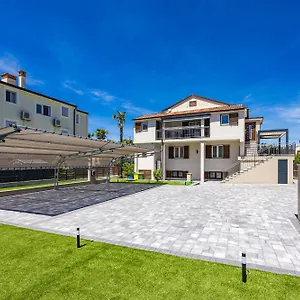 https://villa-gardenia-porec.in-istria.net